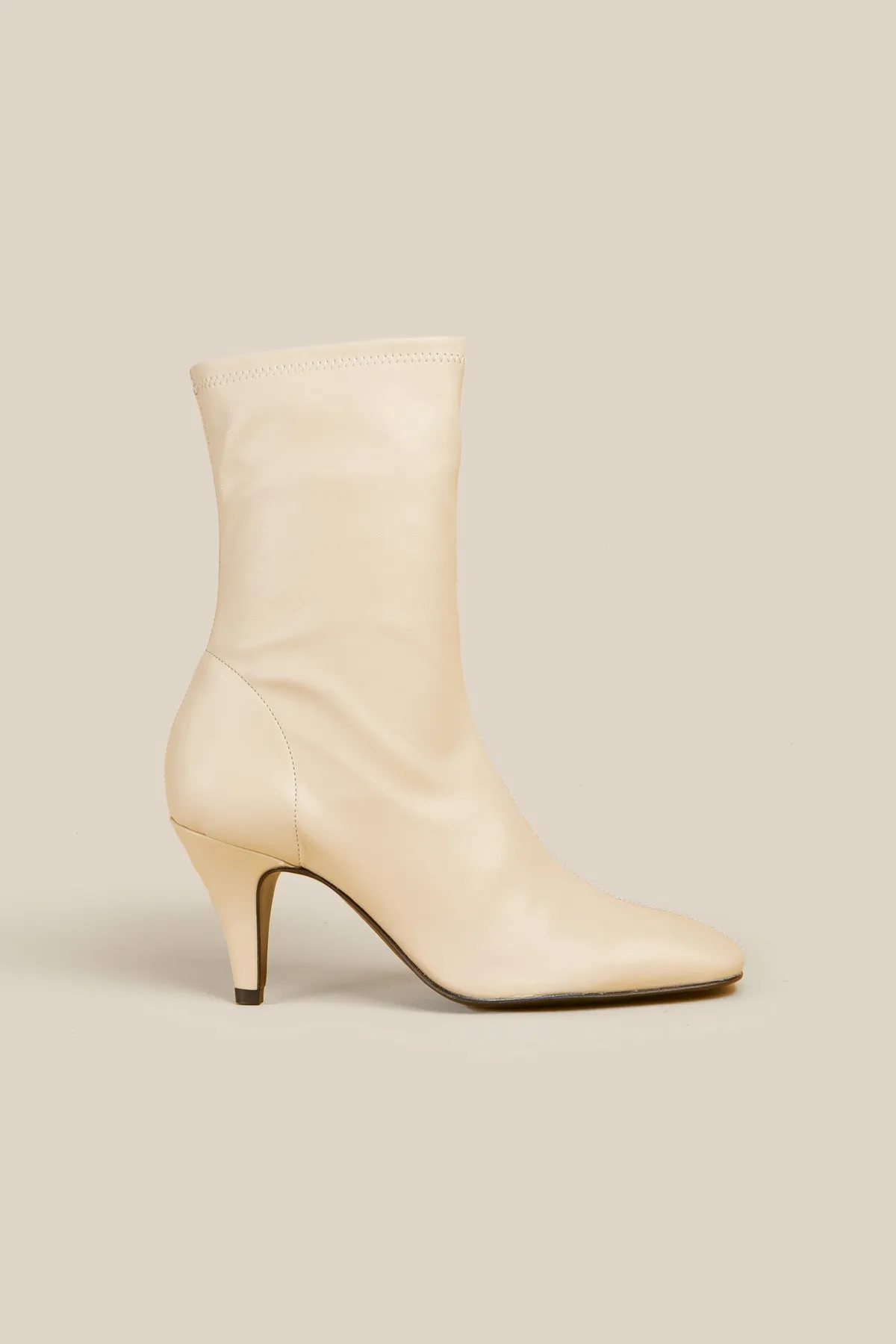 LOW HEEL SQUARE TOE BOOT - CHAMPAIGNE